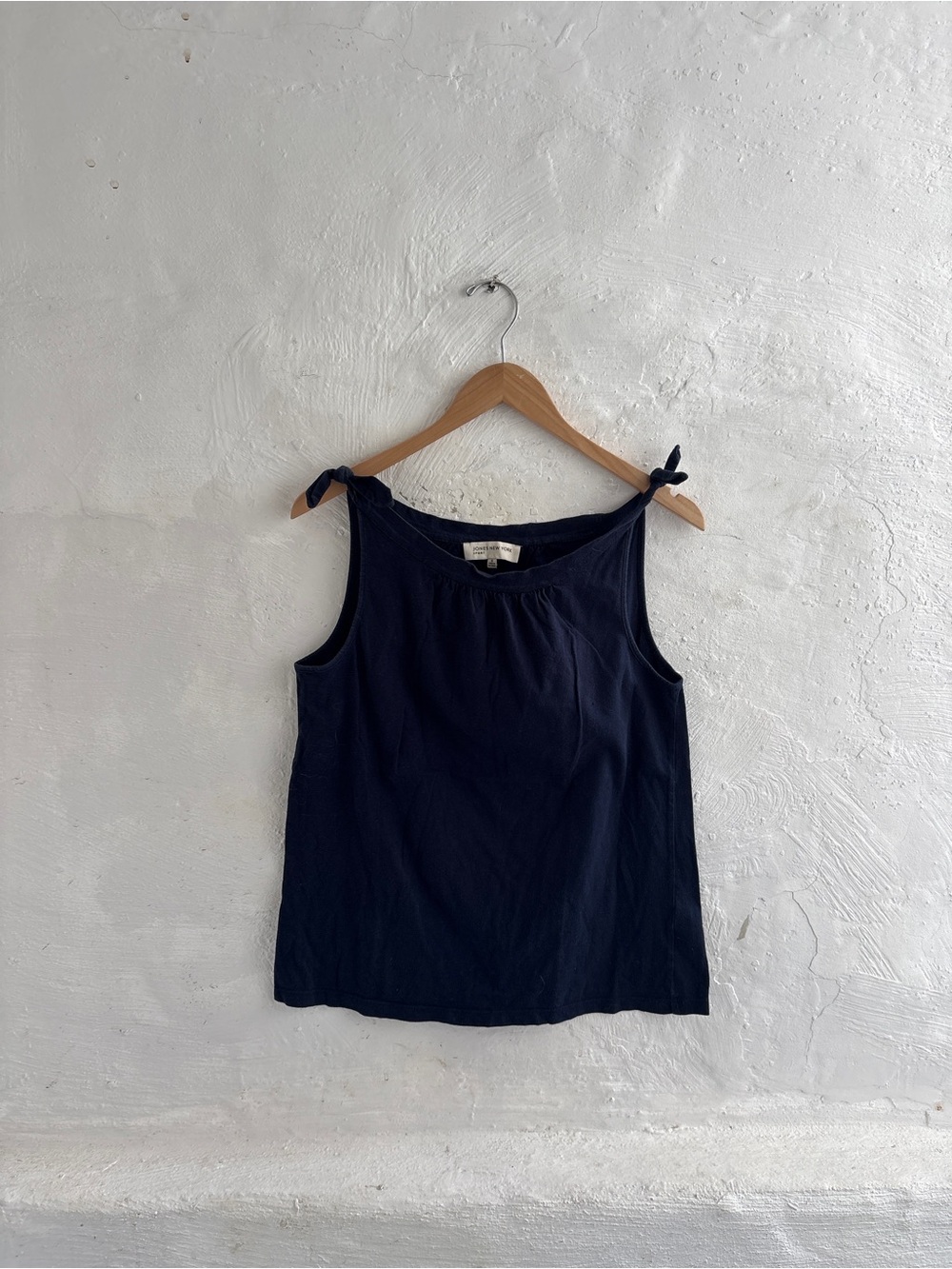 100% cotton jones New York navy tank